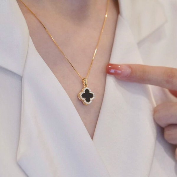 Stainless steel 18K Gold Double Side black & white Clover Necklace - Image 2