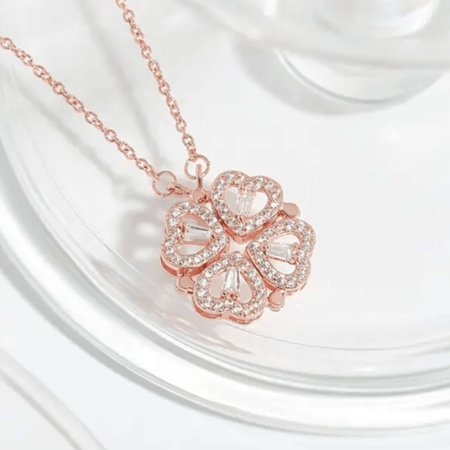 Heart Clover Magnetic Necklace Silver - Image 2