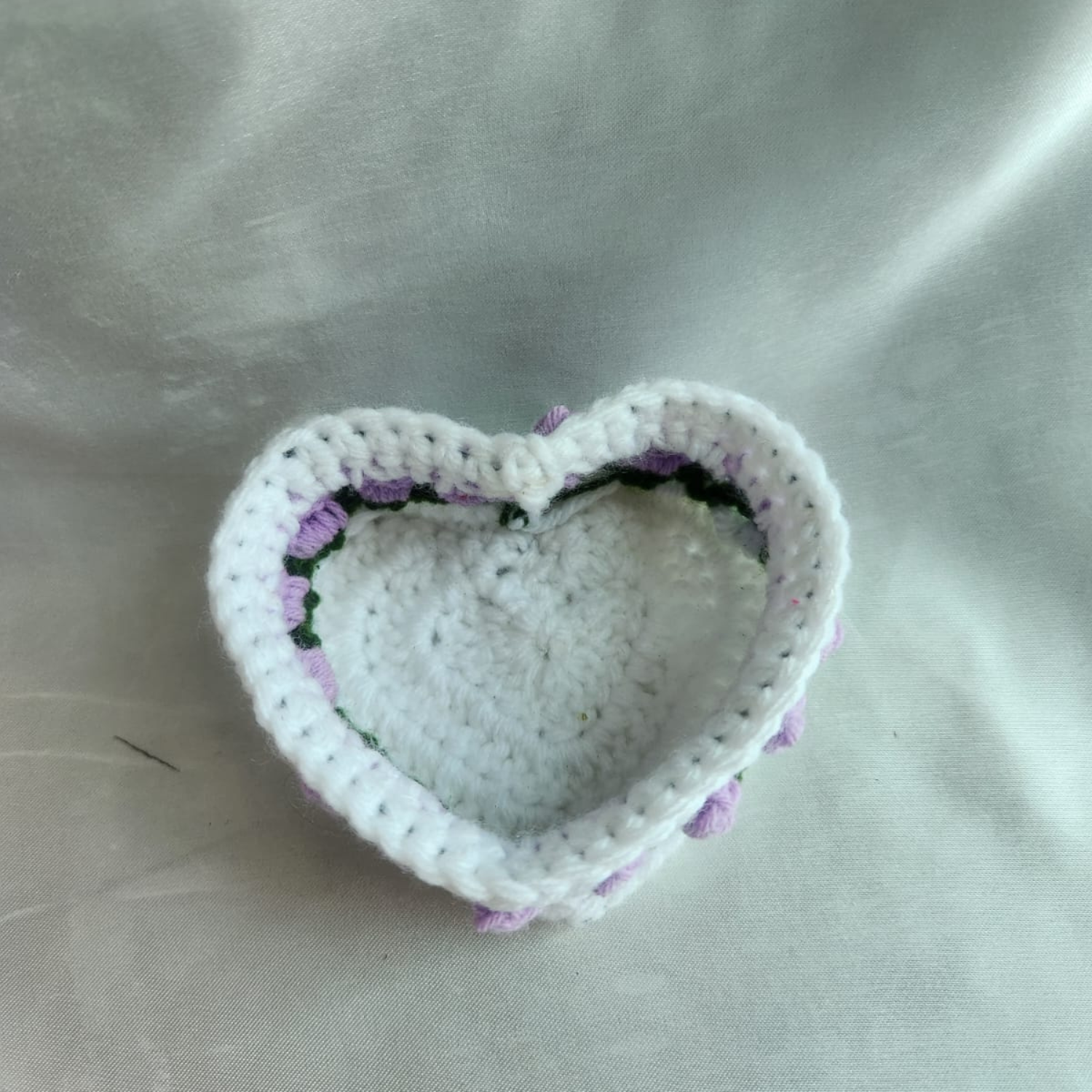Crochet heart basket - Image 5